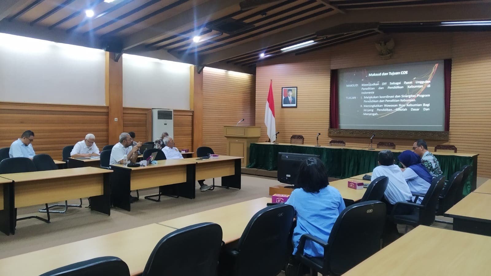 Pembahasan Roadmap Pengelolaan Centre of Excellence Penelitian dan Pendidikan Kebumian Geopark Jogja