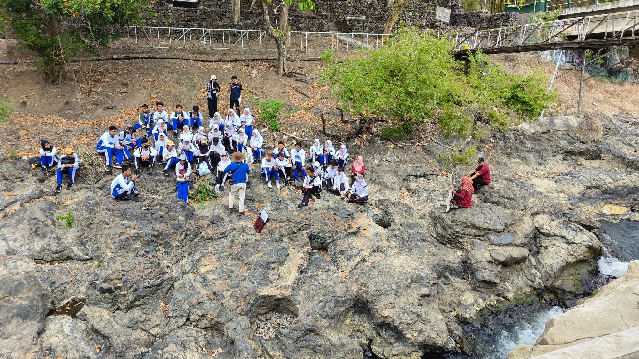 Geopark Goes to School: Mengenal Keindahan dan Keanekaragaman Geologi bersama SMAN 1 Bantul