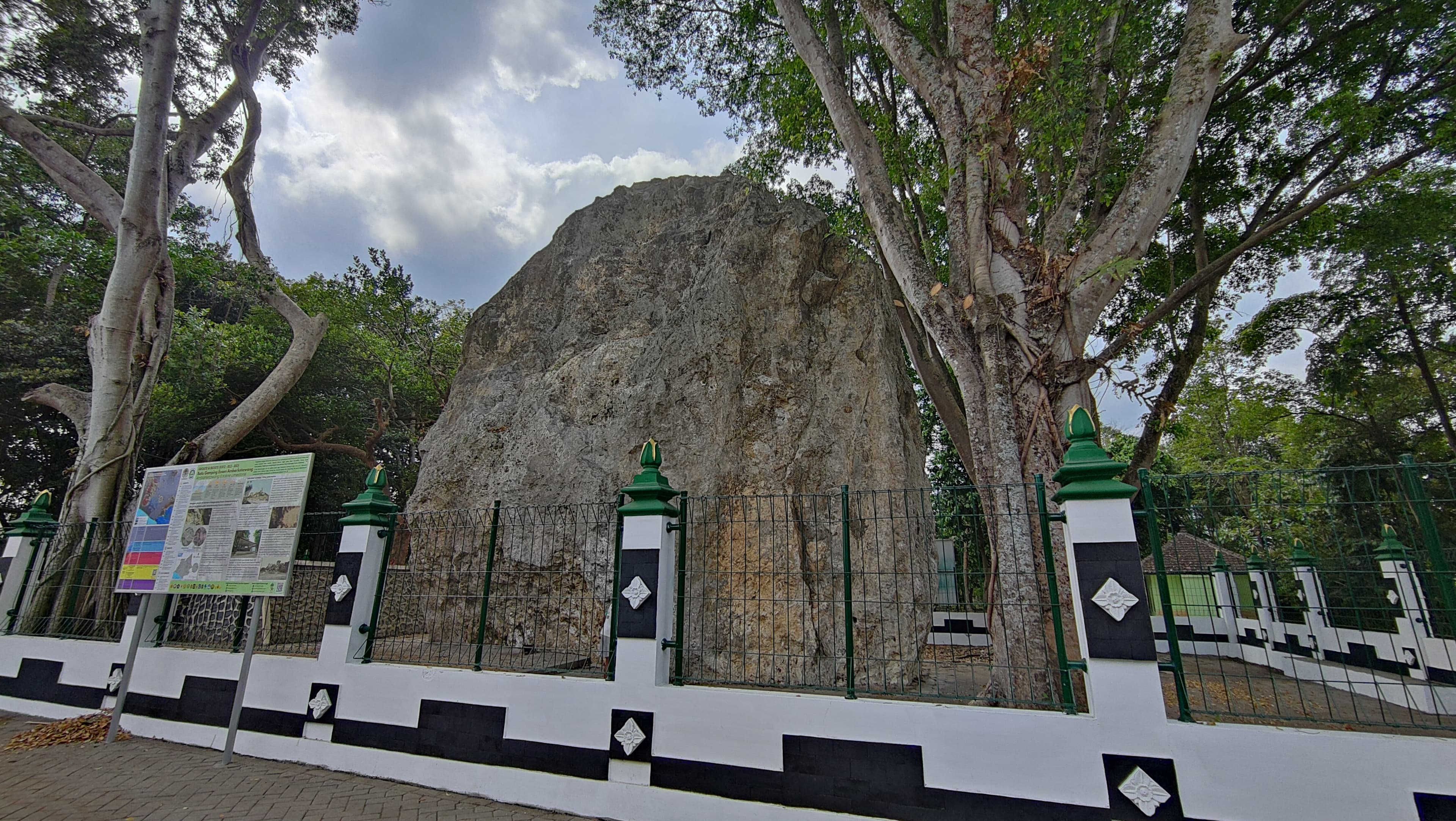 Gagar Alam (CA) Batu Gamping