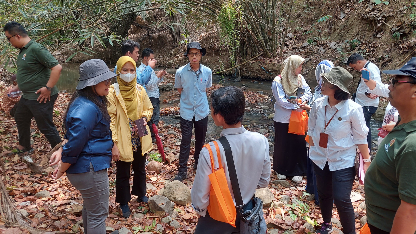 Survei Lapangan Upaya Tindaklanjut Konservasi Geosite Formasi Eosen Nanggulan Kalibawang image